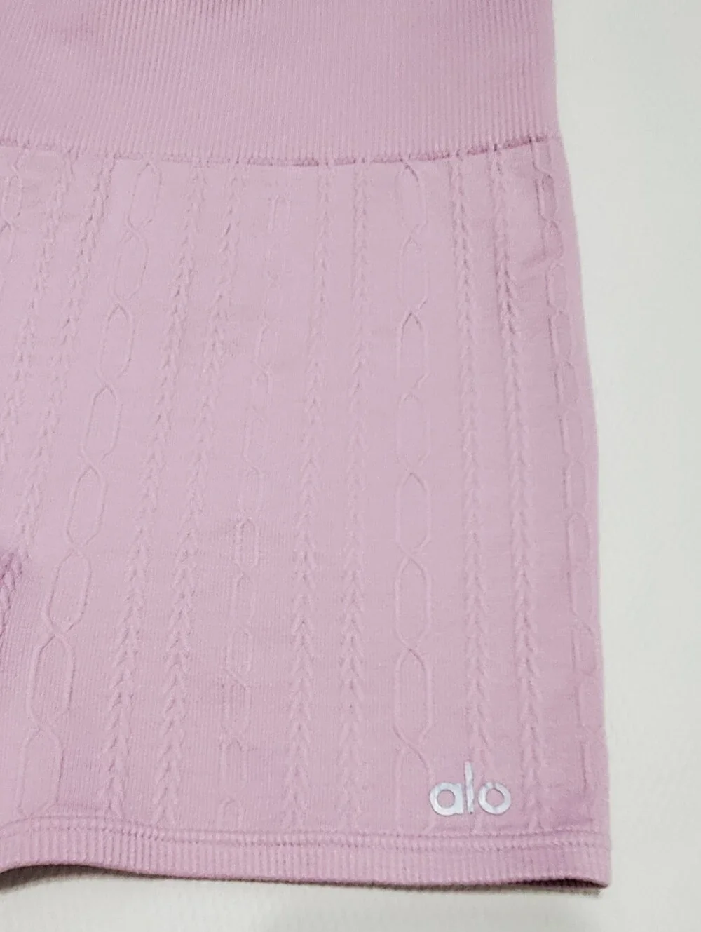ALO Yoga Seamless Cable Knit Hot Shorts Pink Size Medium